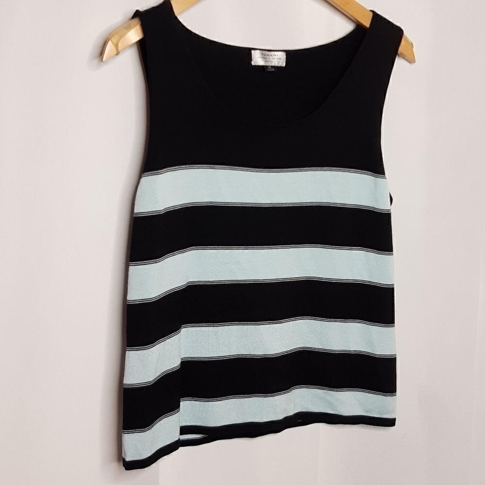 - Tahari sweater - Picture 3 of 7
